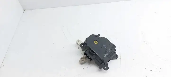 Toyota Yaris Verso (1999 - 2005) 0637007900 Двигатель задвижки потока воздуха — фото 1