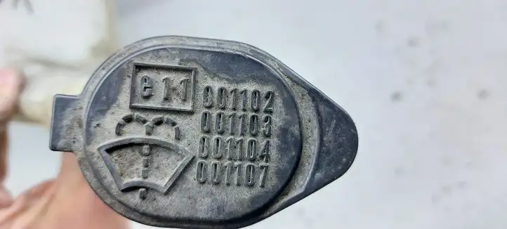 Toyota Yaris Verso (1999 - 2005) 060851017 Бачок омывателя стекла — фото 4