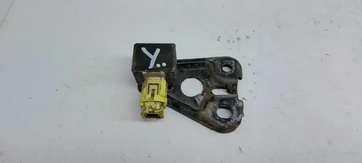 Toyota Yaris Verso (1999 - 2005) 8917352040 Датчик удара SRS — фото 1