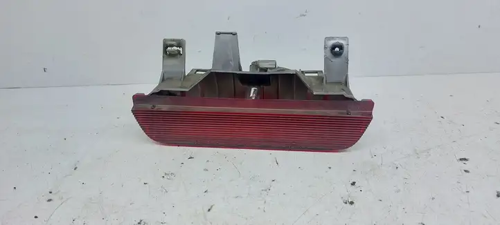 Toyota Yaris Verso (1999 - 2005) Дополнительный стоп фонарь — фото 3