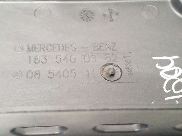 Mercedes-Benz ML W163 (1997 - 2005)  A1635844326 Крышка ящика предохранителей