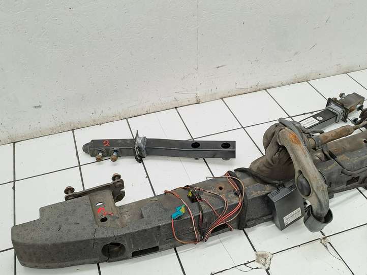 Mercedes-Benz E W211 (2002 - 2009)  A2116106025 Комплект крюка