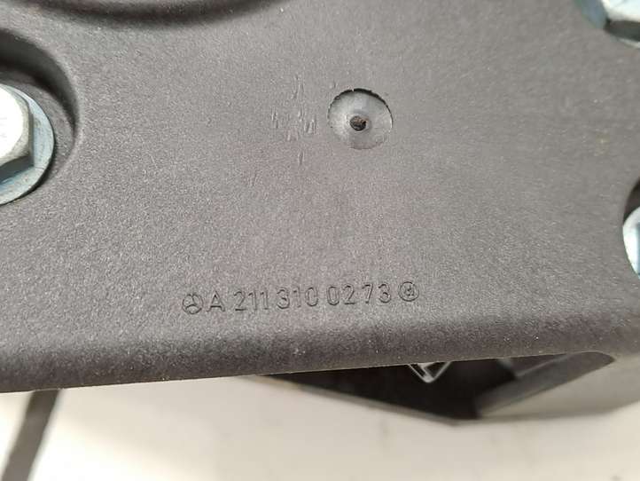 Mercedes-Benz E W211 (2002 - 2009)  A2116106025 Комплект крюка