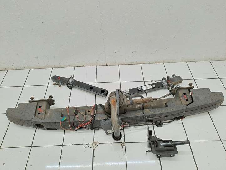 Mercedes-Benz E W211 (2002 - 2009)  A2116106025 Комплект крюка