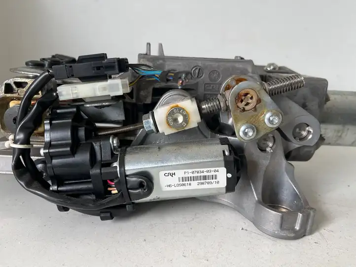 BMW 5 F10 F11 (2009 - 2016) P10768701 Комплект оси рулевого колеса — фото 3