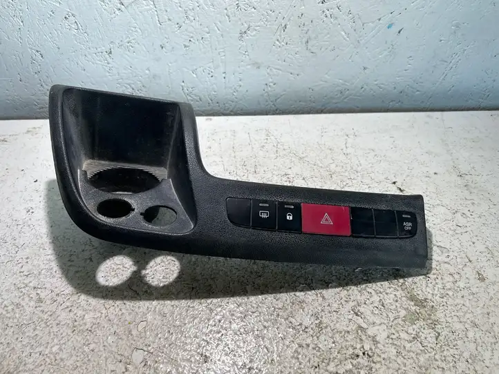Fiat Ducato (2007 - 2014) 7355861650 Включатель аварийных фонарей — фото 1
