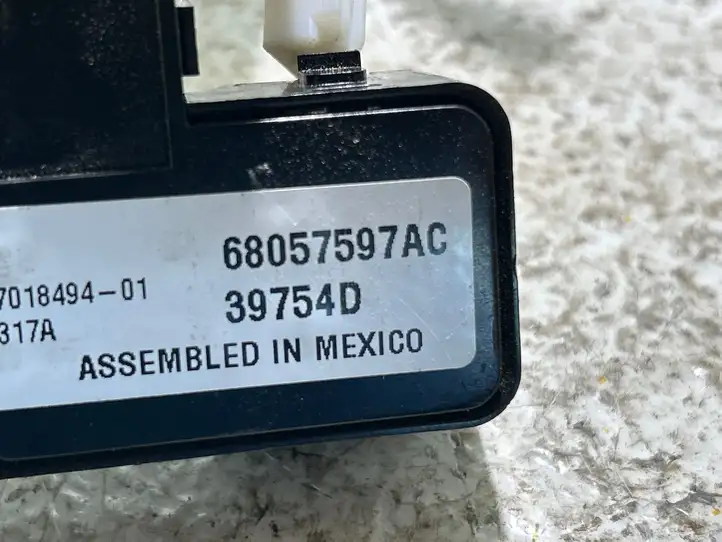 Jeep Wrangler (2007 - 2018) 68057597AC Кнопка стеклоподъемников — фото 4