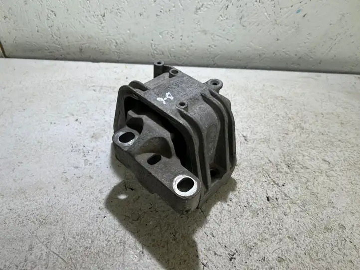 Volkswagen PASSAT B6 (2005 - 2010) 1K0199262 Опора двигателя — фото 1