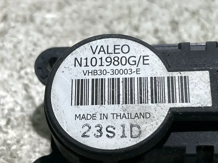 Renault Megane II (2006 - 2008) N101980G Двигатель задвижки потока воздуха — фото 3