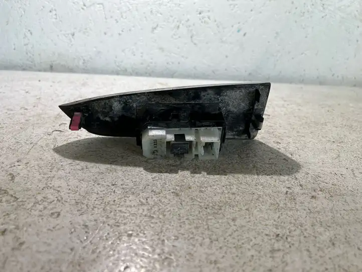 Toyota Land Cruiser (J120) (2002 - 2009) 8403060020 Блок кнопок стеклоподъемников — фото 2