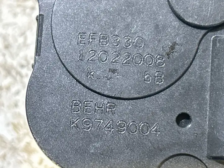 Audi A4 S4 B8 8K (2007 - 2011) K9749004 Двигатель задвижки потока воздуха — фото 3