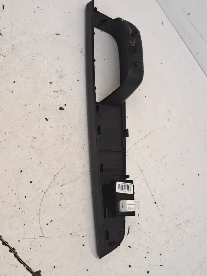 Kia Ceed (2006 - 2010) 823611H000 Кнопка стеклоподъемников — фото 6