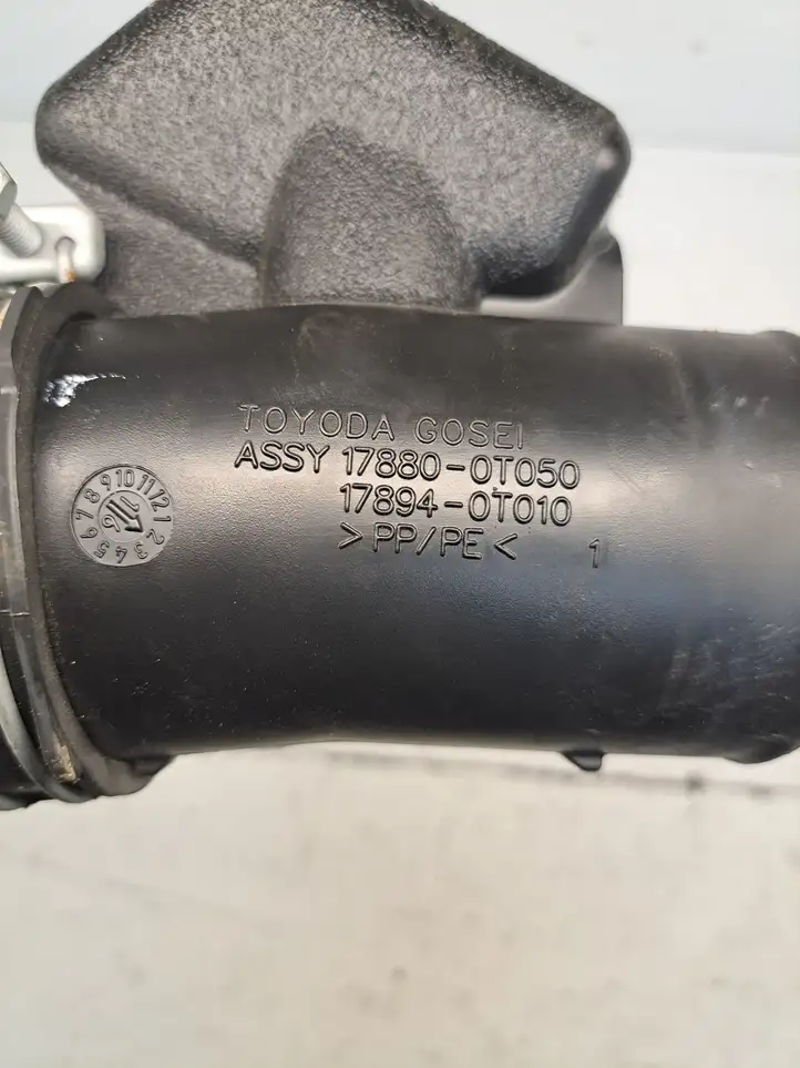 Toyota Auris E180 (2012 - 2018) 178800T050 Детали воздухозаборника — фото 4