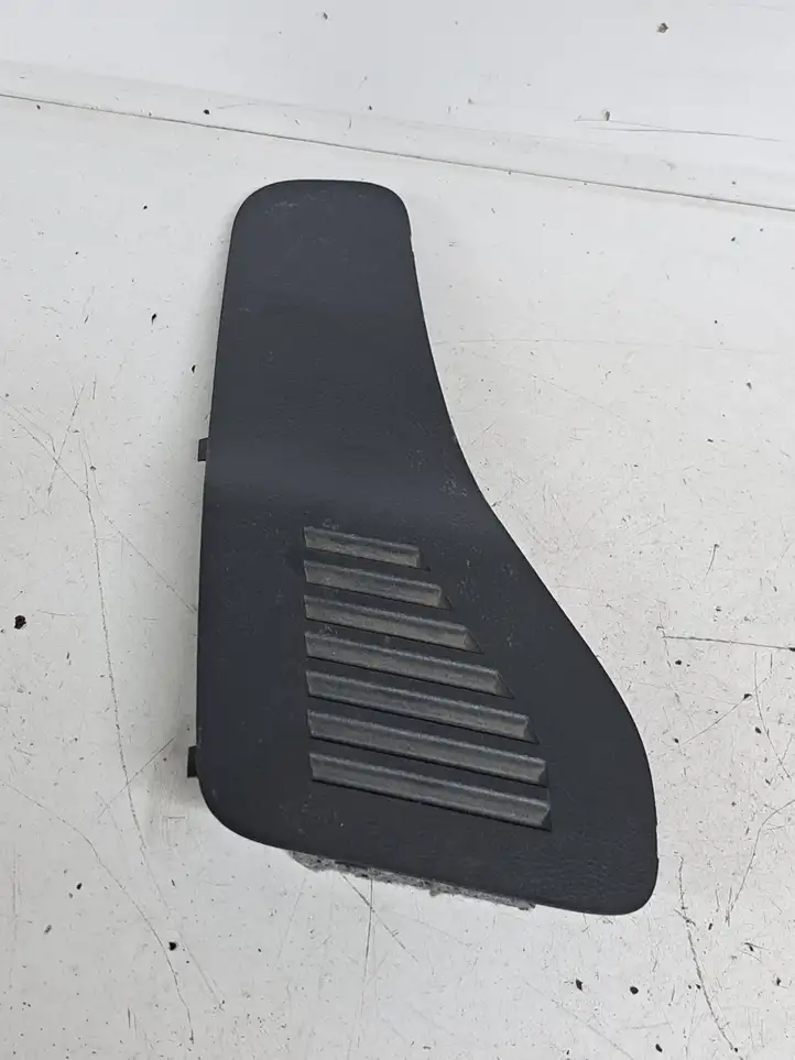 Toyota RAV 4 (XA30) (2006 - 2016) 6476642041 Прочая отделка багажника — фото 4