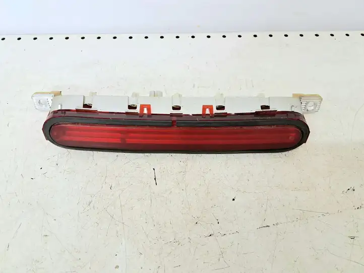 Toyota Corolla Verso AR10 (2004 - 2009) Дополнительный стоп фонарь — фото 1