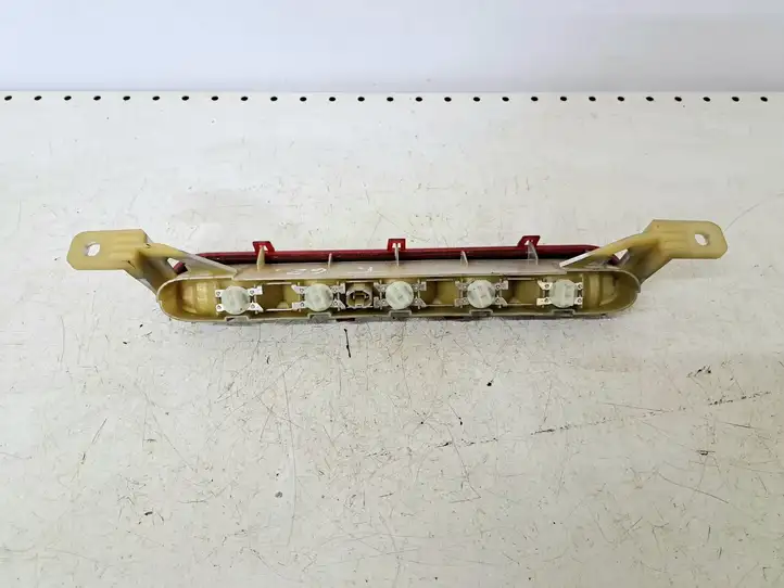 Toyota Corolla Verso AR10 (2004 - 2009) Дополнительный стоп фонарь — фото 2