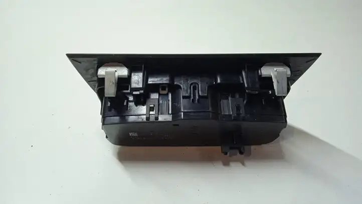 BMW 3 F30 F35 F31 (2012 - 2018) 9393947 Включатель фонарей — фото 3