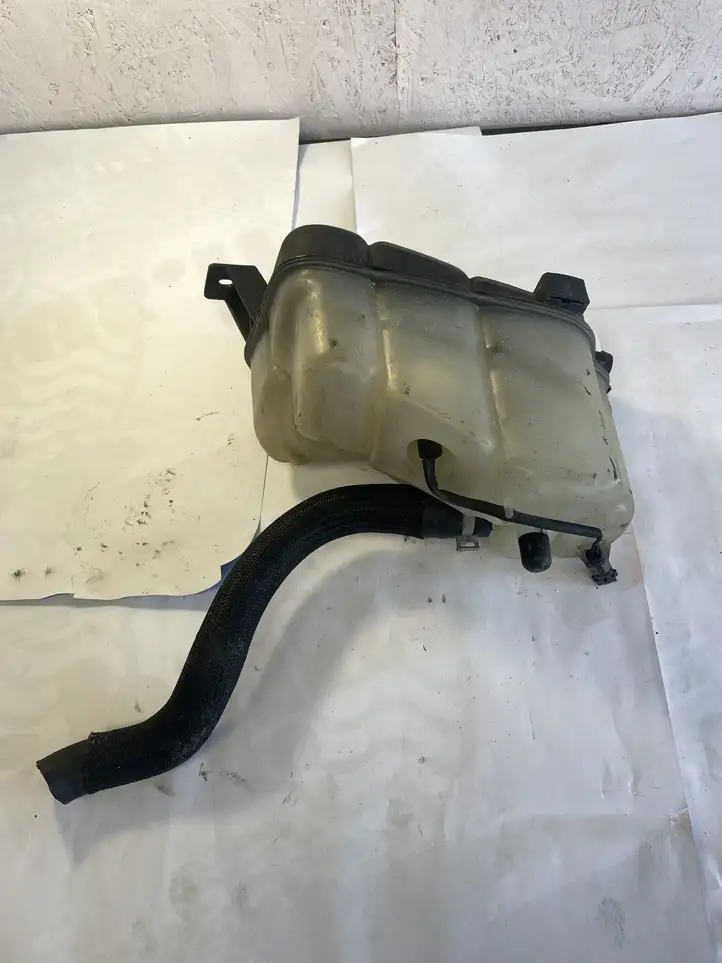 Land Rover Freelander 2 - LR2 (2006 - 2010) 6G918K218 Расширительный бачок — фото 6