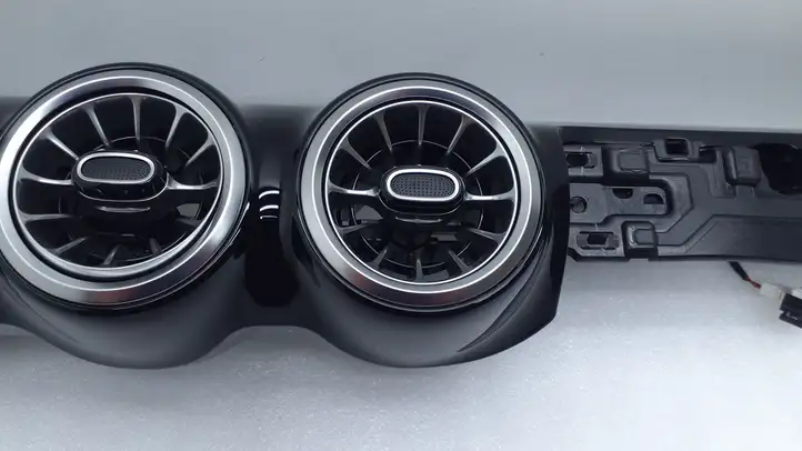 Mercedes-Benz GLB X247 (2018 - ) A2476805902 Центральный воздушный дефлектор — фото 17