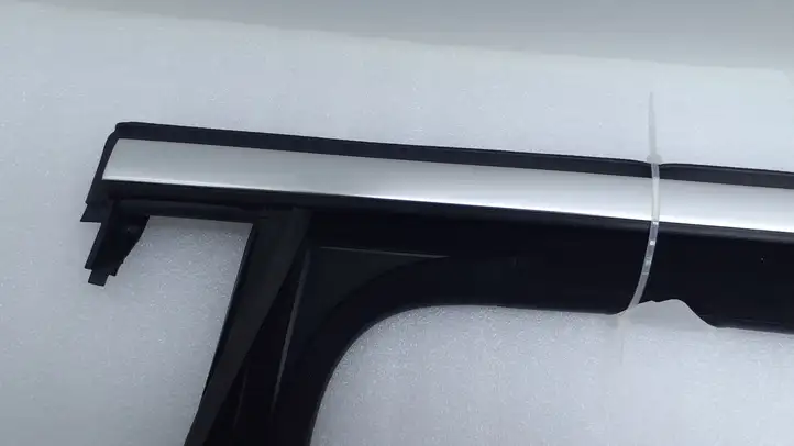 Mercedes-Benz GLB X247 (2018 - ) A2477352500 Накладка стекла задней двери — фото 5