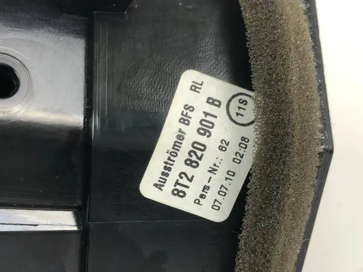 Audi A4 S4 B8 8K (2007 - 2011) 8T2820901B Боковой воздушный дефлектор — фото 5