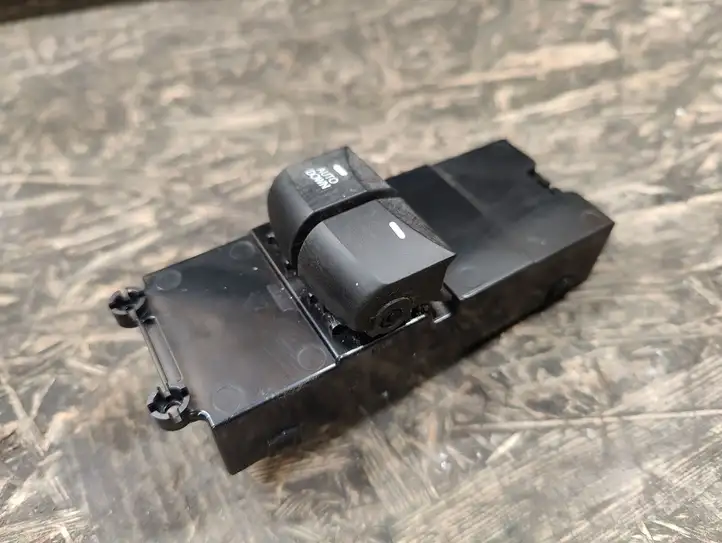 Hyundai i30 (2012 - 2015) 93570A6100 Кнопка стеклоподъемников — фото 2