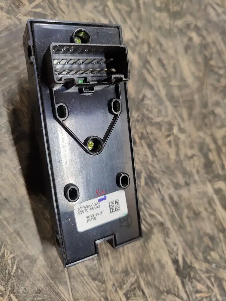 Hyundai i30 (2012 - 2015) 93570A6100 Кнопка стеклоподъемников — фото 3
