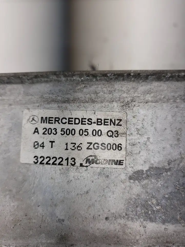 Mercedes-Benz E W211 (2002 - 2009) A2035000500 Интеркулер — фото 2