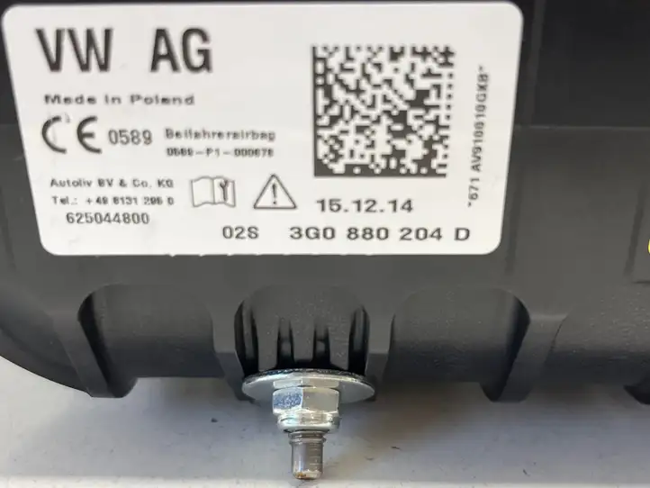 Volkswagen PASSAT B8 (2015 - ) 625044800 Подушка безопасности пассажира — фото 2