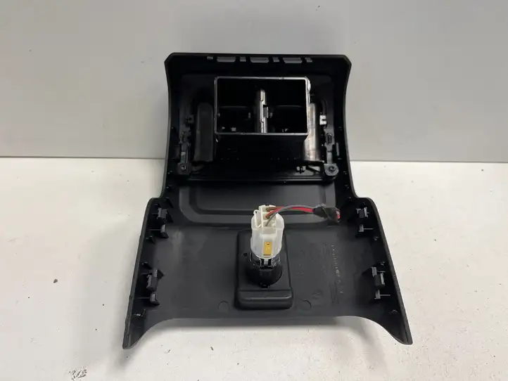 Volkswagen PASSAT B8 (2015 - ) 3g0819203a Центральный воздушный дефлектор — фото 3