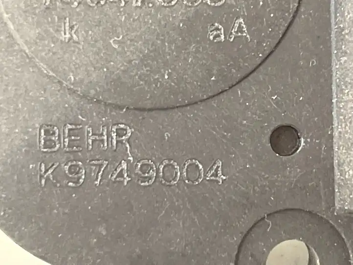 Audi A4 S4 B8 8K (2007 - 2011) K9749004 Двигатель задвижки потока воздуха — фото 2