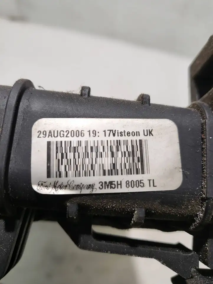 Ford Focus C-MAX (2003 - 2010) 3M5H8005TL Радиатор охлаждающей жидкости двигателя — фото 2