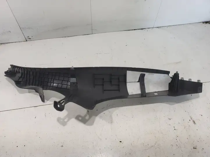 Skoda Octavia Mk3 (5E) (2013 - 2019) 5E9867765 Внутренняя отделка заднего порога — фото 4