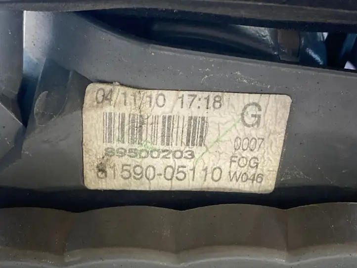 Toyota Avensis T270 (2009 - 2012) 8159005110 Задний фонарь в кузове — фото 2