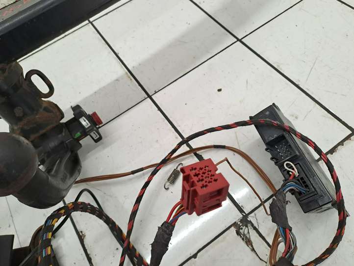 Volkswagen Passat CC (2008 - 2012)  321546600001 Комплект крюка