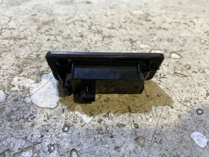 BMW 3 F30 F35 F31 (2012 - 2018) 7193293 Подсветка номера — фото 3