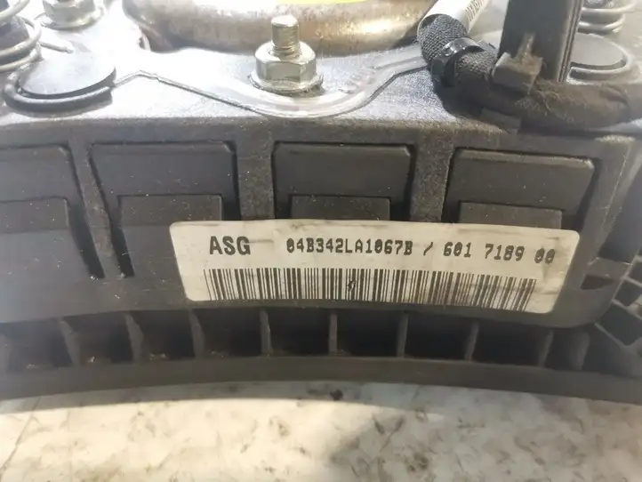 BMW 5 E60 E61 (2004 - 2010) 601718900 Подушка безопасности руля — фото 3