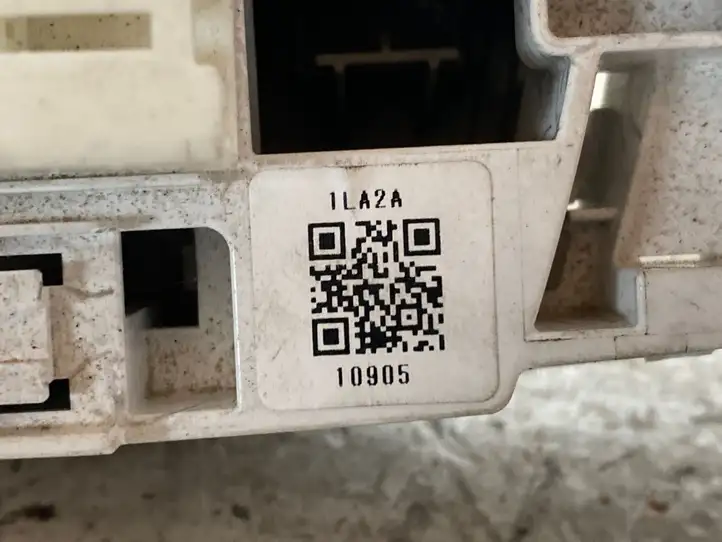 Nissan Leaf II (ZE1) (2017 - ) 1LA2A Передняя подсветка — фото 2