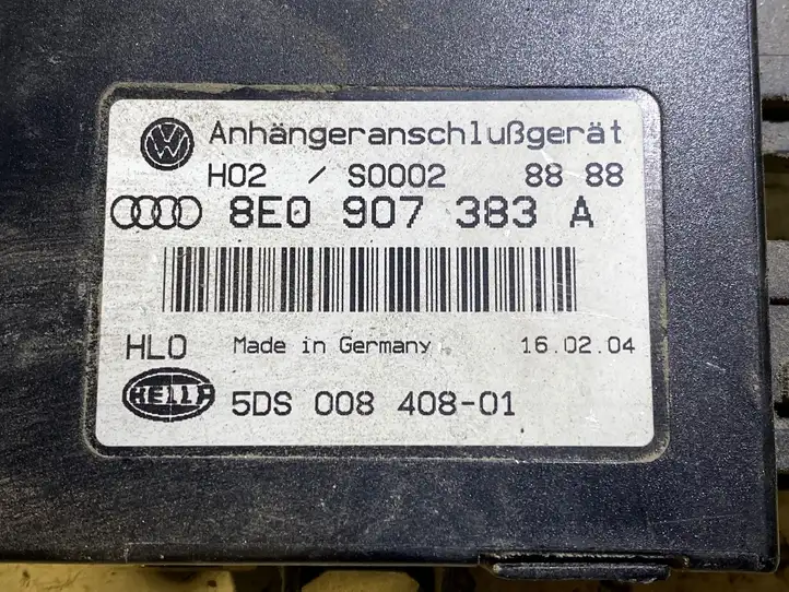 Volkswagen Golf V (2003 - 2009) 8E0907383A Блок управления фаркопом — фото 2