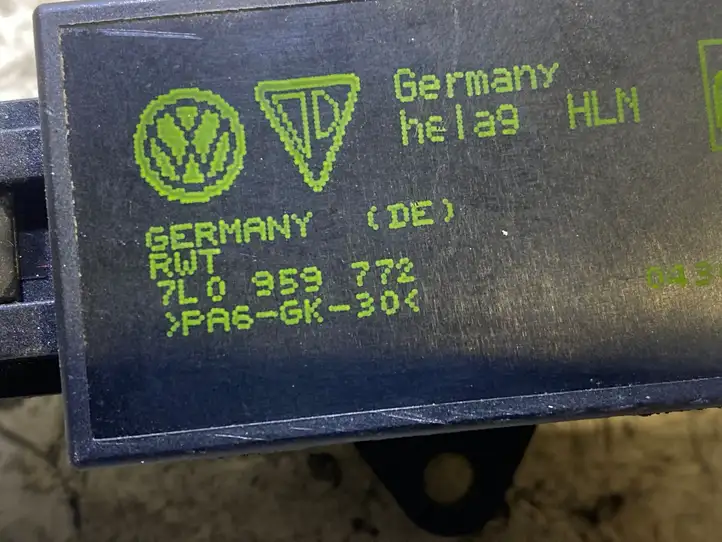 Volkswagen Golf V (2003 - 2009) 7L0959772 Реле обогрева — фото 2