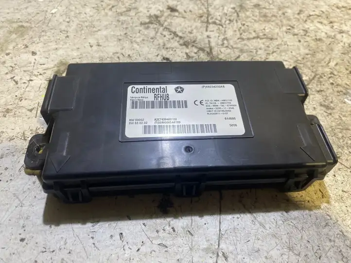 Dodge Challenger (2014 - ) 68234232AB Блок бесключевого доступа — фото 1