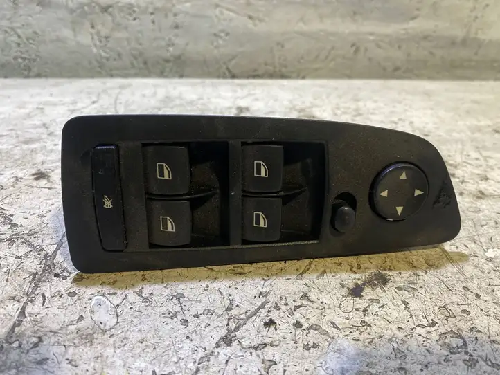 BMW 1 E81 E87 (2004 - 2011) 9132082 Кнопка стеклоподъемников — фото 1