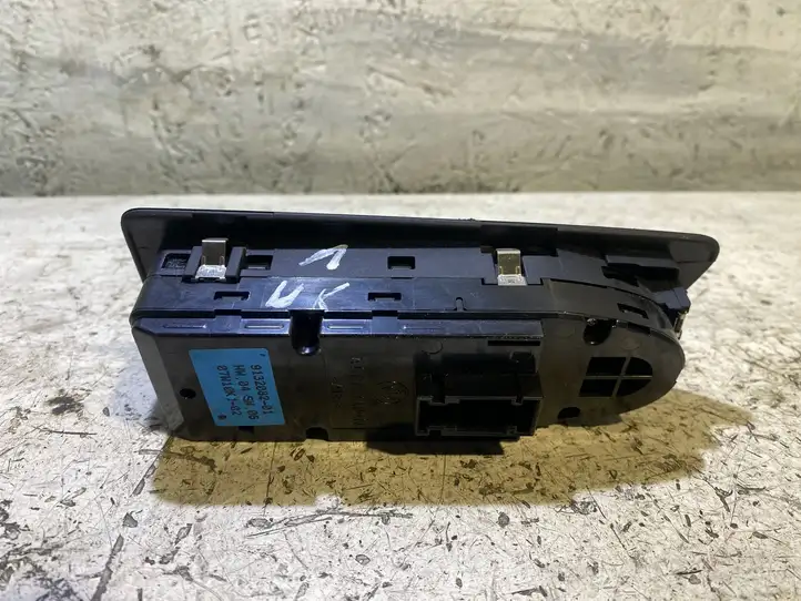 BMW 1 E81 E87 (2004 - 2011) 9132082 Кнопка стеклоподъемников — фото 3