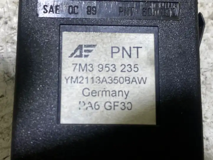 Volkswagen Sharan (2003 - 2010) 7M3953235 Включатель аварийных фонарей — фото 2