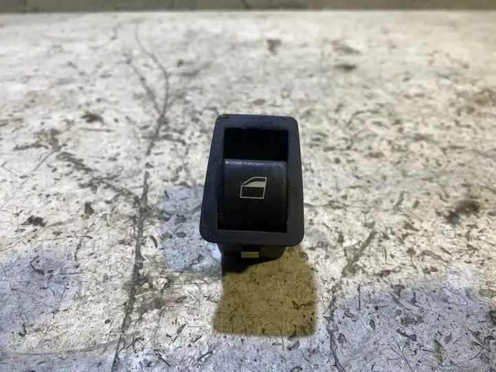 BMW 1 E81 E87 (2004 - 2011) 6902174 Кнопка стеклоподъемников — фото 1