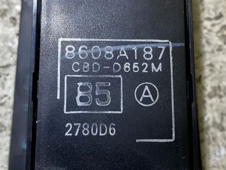 Mitsubishi Outlander (2007 - 2012) 8608A187 Кнопка стеклоподъемников — фото 2
