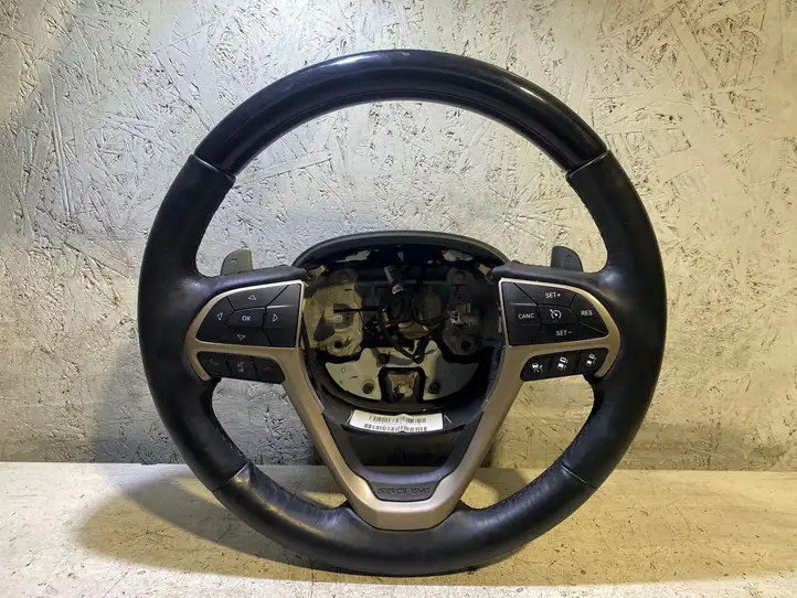 Jeep Grand Cherokee (2010 - 2021) Руль — фото 1