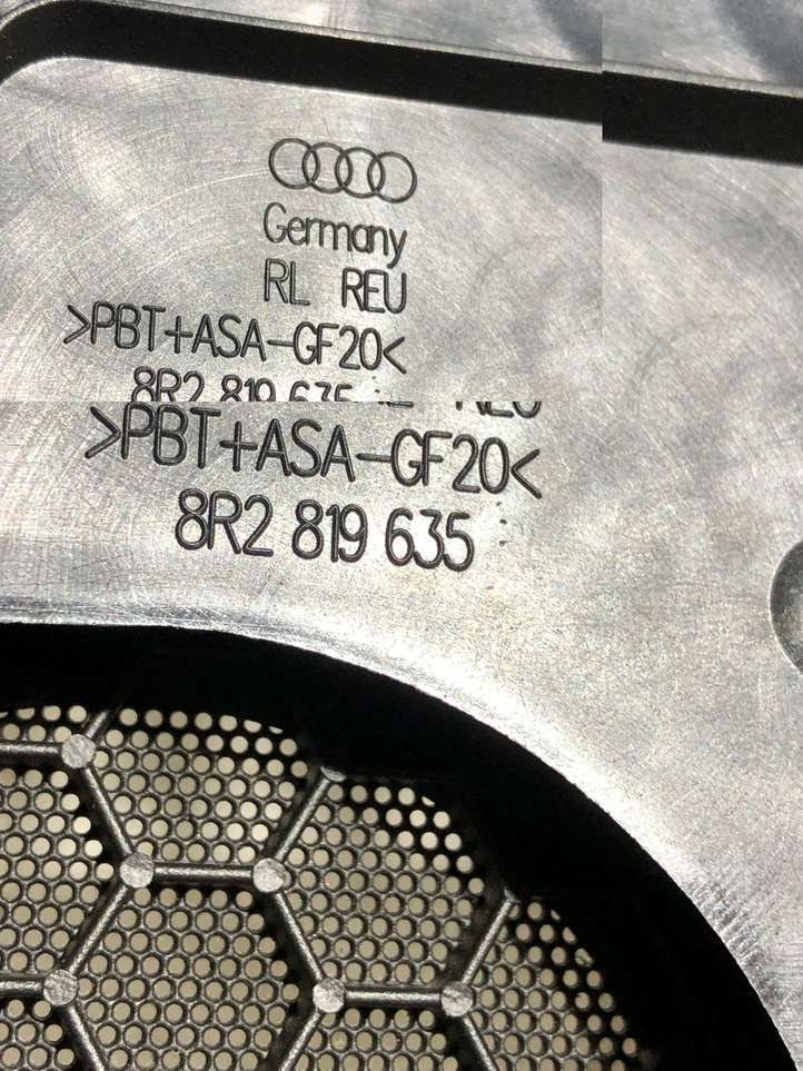 Audi Q5 (2008 - 2012)  8R2819635 Отделочный щит панели (центральный)