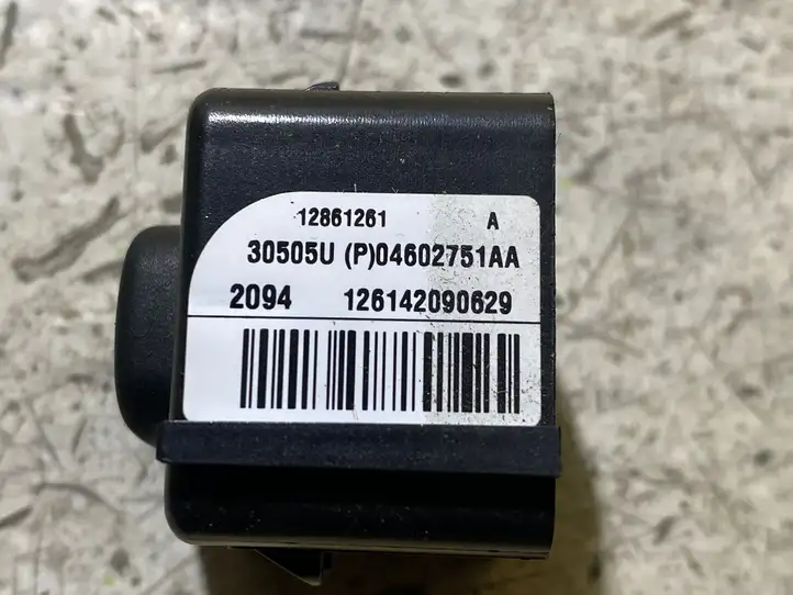 Jeep Grand Cherokee (2010 - 2021) 04602751AA Кнопка закрытия крышки багажника — фото 2