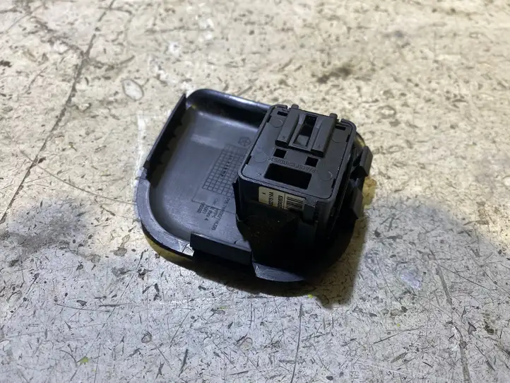 Jeep Grand Cherokee (2010 - 2021) 04602751AA Кнопка закрытия крышки багажника — фото 3